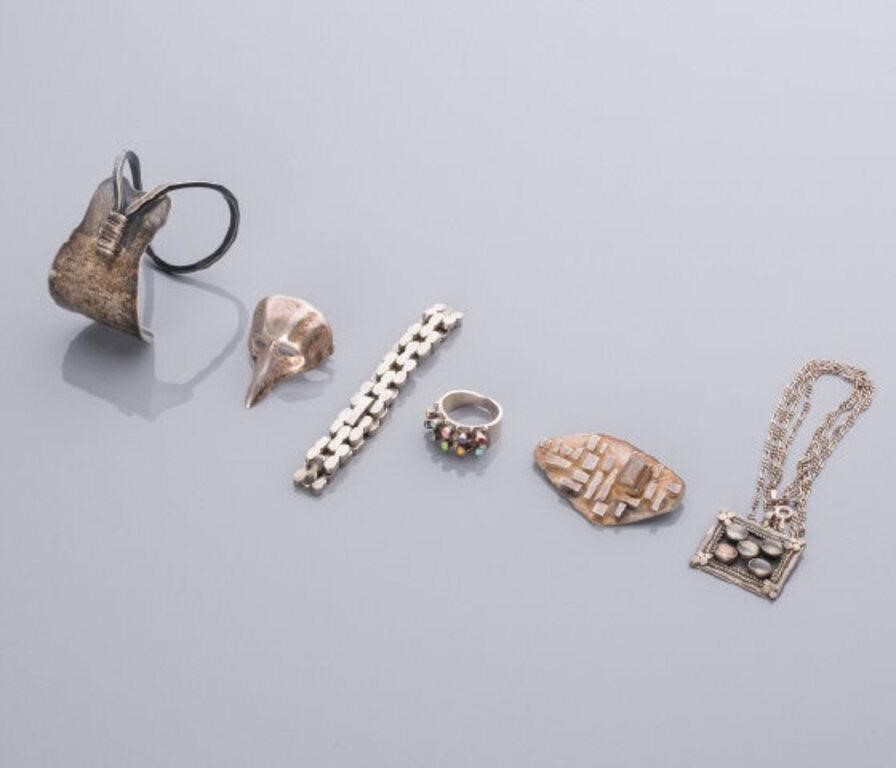 MODERNIST SILVER JEWELRYA group