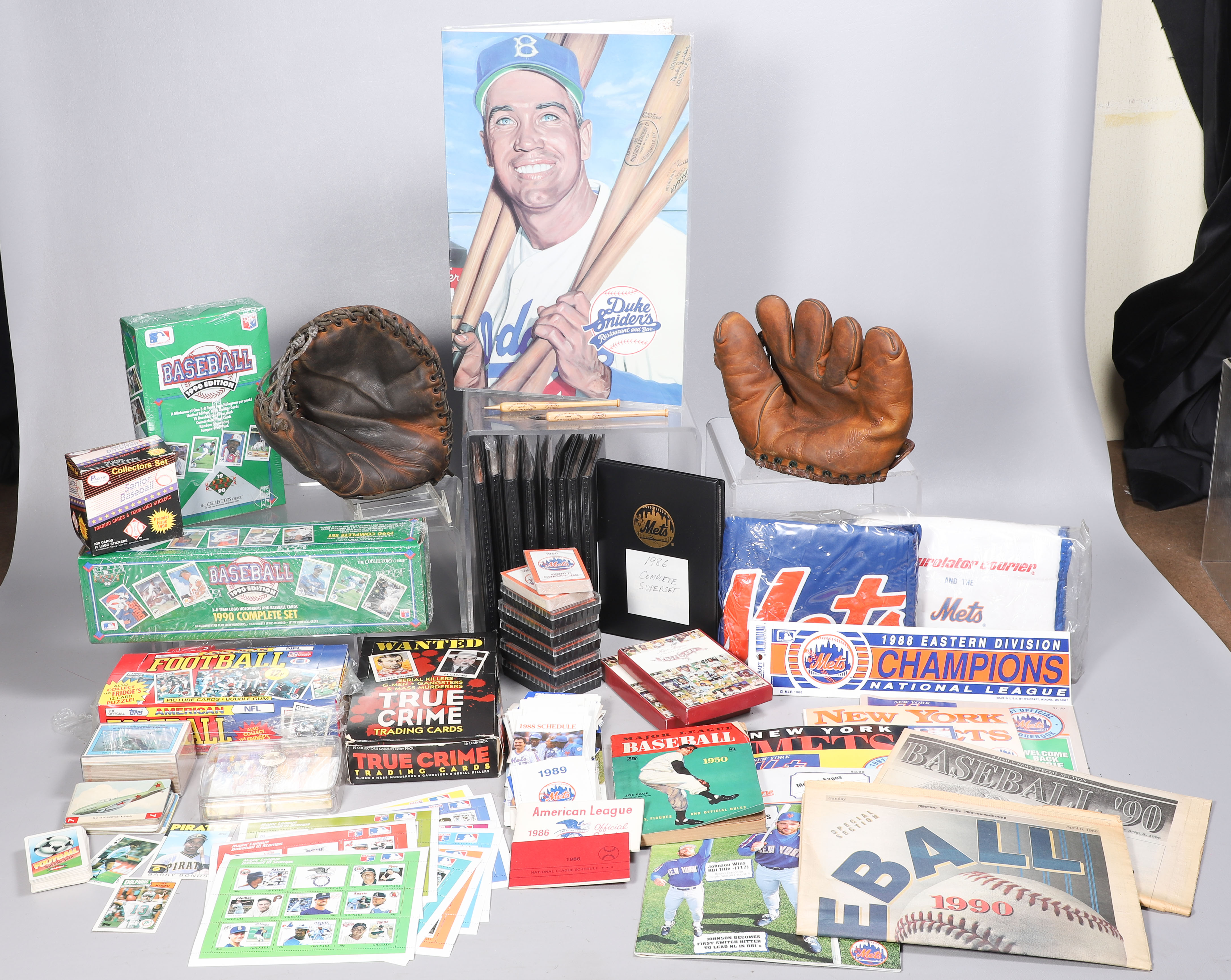 Modern/Vintage Sports Related lot