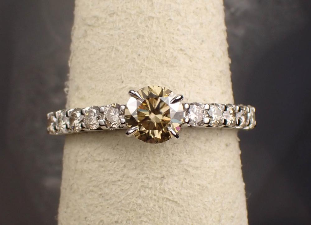 MOISSANITE, DIAMOND AND GOLD