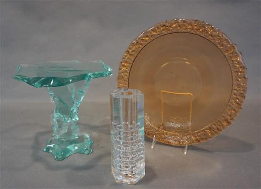 MOLDED GLASS TABLE SCULPTURE,