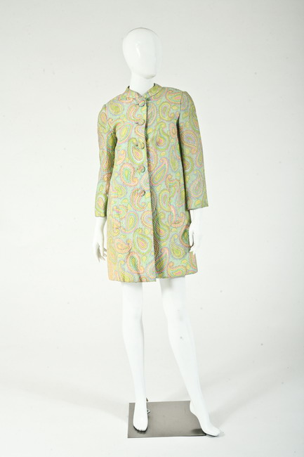 MOLLIE PARNIS SILK PAISLEY COAT.