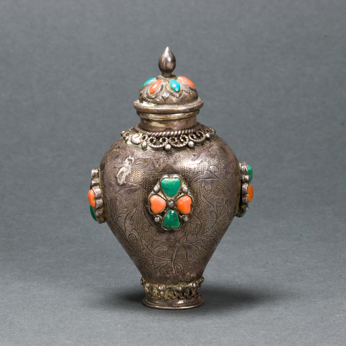 MONGOLIAN SILVER SNUFF BOTTLE