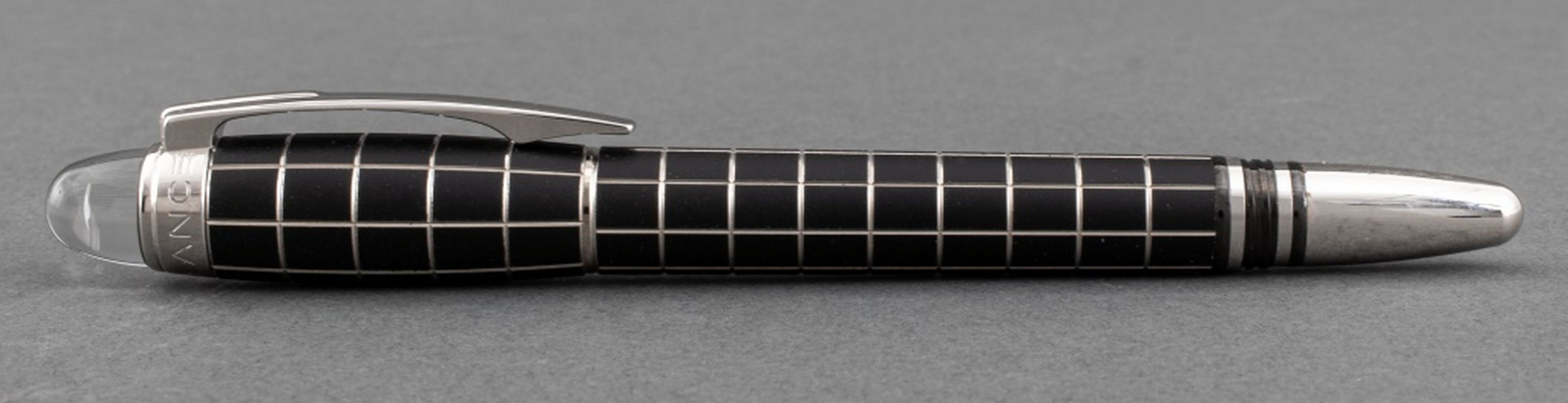 MONTBLANC "STARWALKER" 14K GOLD NIB