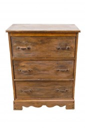 MONTEREY THREE-DRAWER CHESTbra