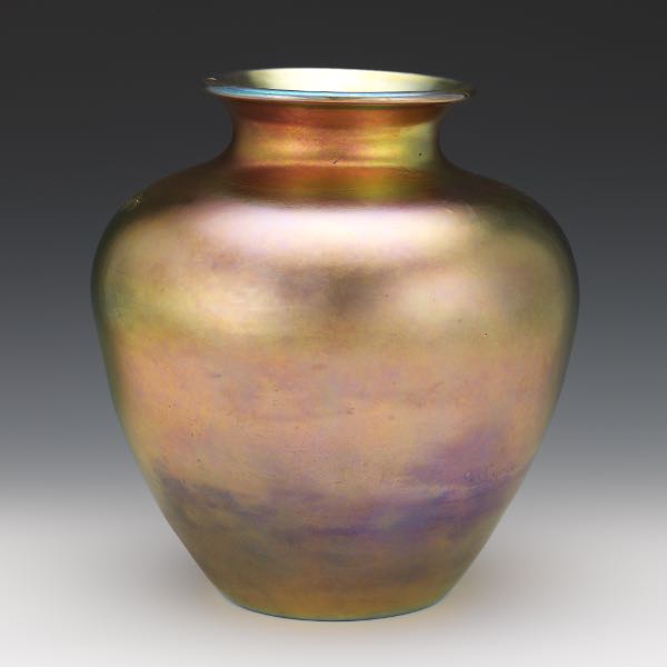 MONUMENTAL  AURENE ART GLASS VASE