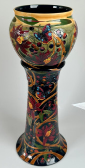 MONUMENTAL ENGLISH MOORCROFT J