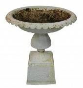 MONUMENTAL IRON GARDEN URN, DE