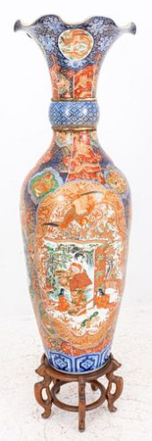 MONUMENTAL JAPANESE IMARI PORC