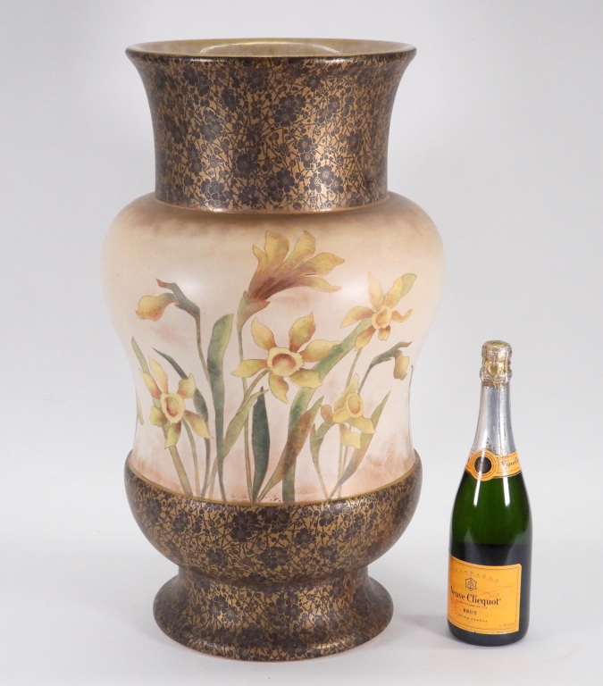 MONUMENTAL JAPONAISE DOULTON
