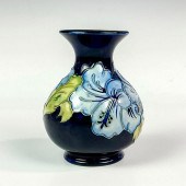 MOORCROFT POTTERY HIBISCUS VAS