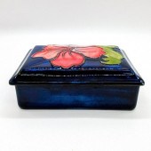 MOORCROFT POTTERY LIDDED BOX,