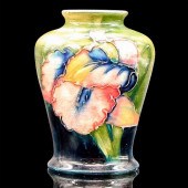MOORCROFT POTTERY MINIATURE VA