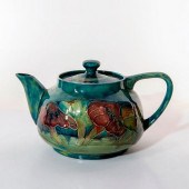 MOORCROFT POTTERY TEAPOT, CLAR
