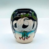 MOORCROFT POTTERY TRIAL LILY V