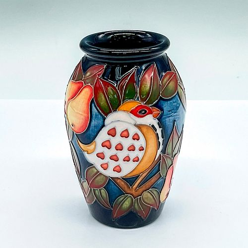 MOORCROFT POTTERY TRIAL VASE,