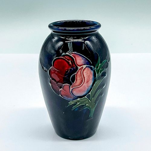 MOORCROFT POTTERY VASE,