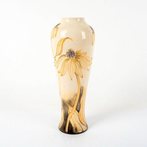 MOORCROFT POTTERY VASE,