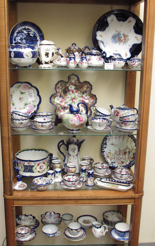 MORE THAN 60 PIECES HAND PAINTED