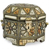 MOROCCAN CAMEL BONE BOXDESCRIP