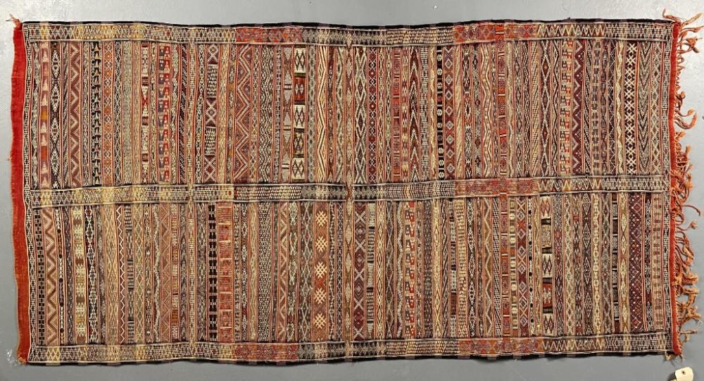 MOROCCAN FLATWEAVE AREA RUG: 3’5” X