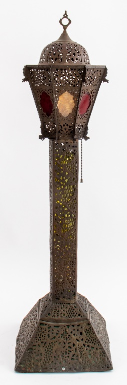 MOROCCAN RETICULATED TABLE LAMP