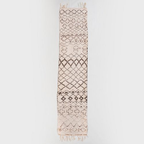 MOROCCAN RUNNERÂ WITH FRINGEWith
