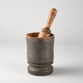 MORTAR & PESTLEA wooden mortar