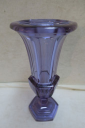 MOSER GLASS ALEXANDRITE PEDEST