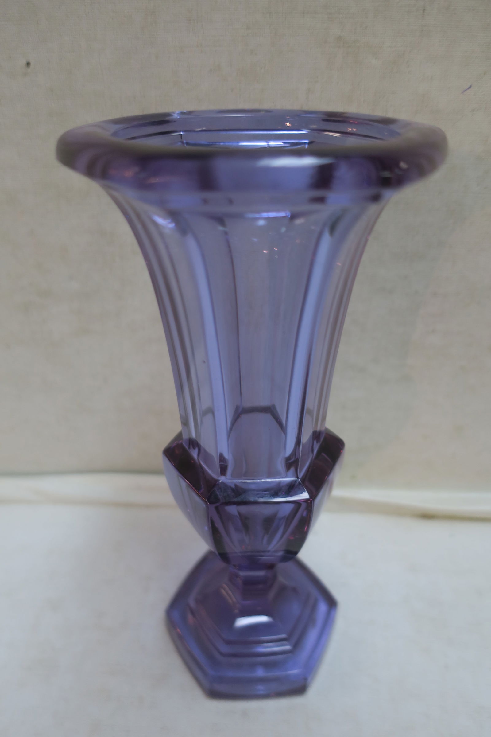 MOSER GLASS ALEXANDRITE PEDESTAL