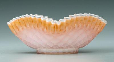 Mother-of-pearl bowl, crimped