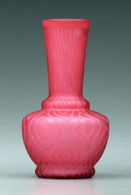 Mother-of-pearl vase, cranberry