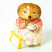 MRS. TIGGY-WINKLE TAKES TEA -