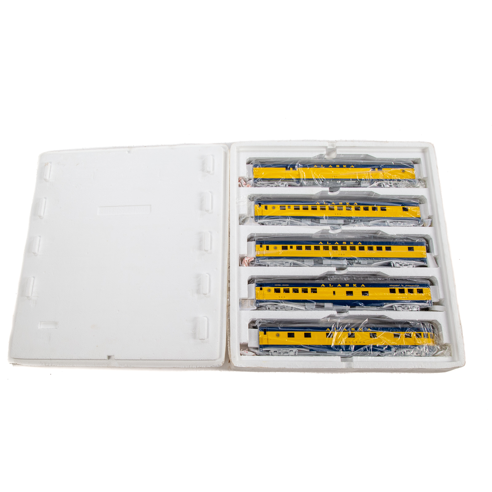 M.T.H. FIVE CAR PASSENGER SET