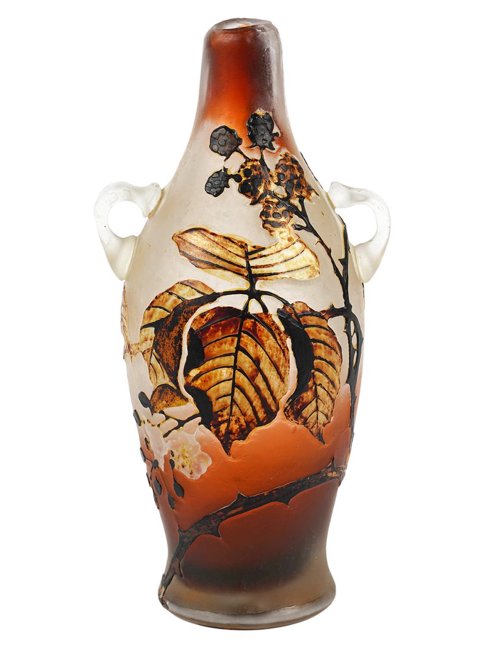MUELLER ART GLASS BUD VASEMueller