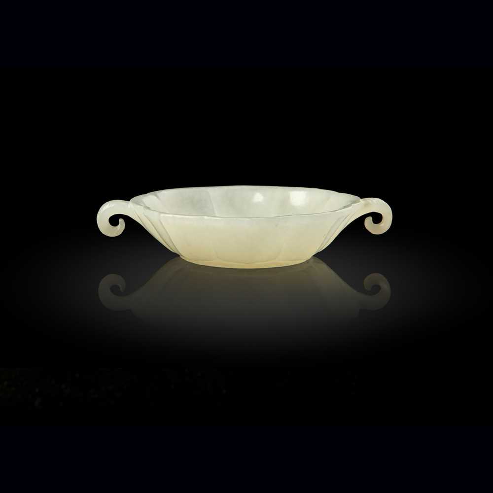 MUGHAL-STYLE WHITE JADE HANDLED