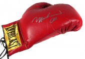 MUHAMMAD ALI SIGNED BOXING GLO