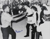 MUHAMMAD ALI, SIGNED PHOTO W B