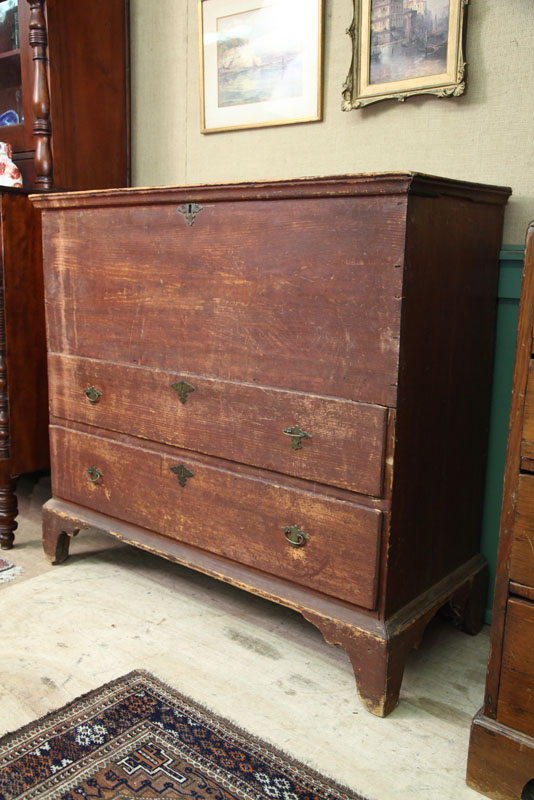MULE CHEST. Pine with lift lid 
