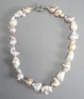 MULTICOLOR BLISTER PEARL NECKL