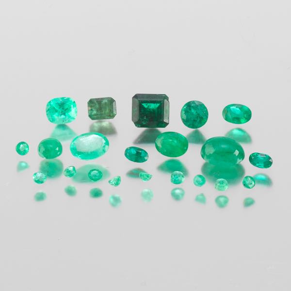 MULTIPLE UNMOUNTED 10.25 CARAT