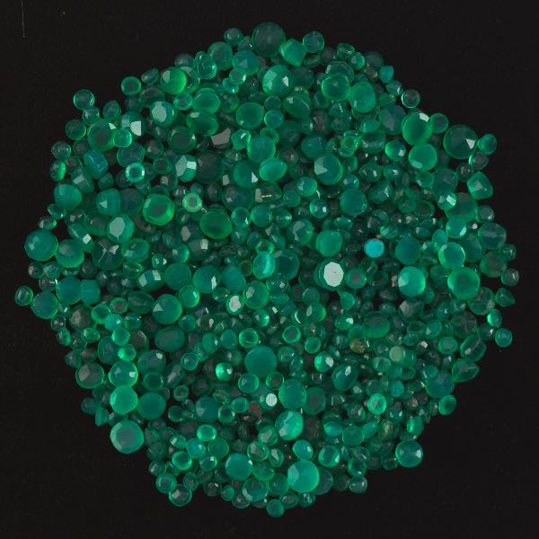 MULTIPLE UNMOUNTED 121.44 CARAT