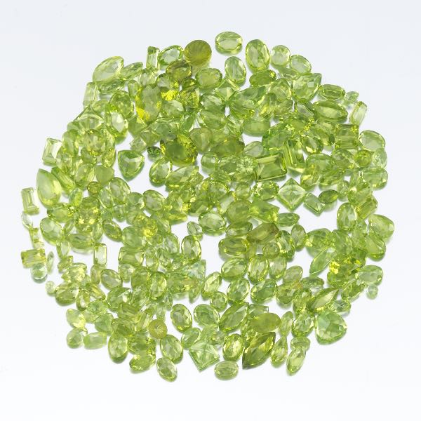 MULTIPLE UNMOUNTED 170 CARAT