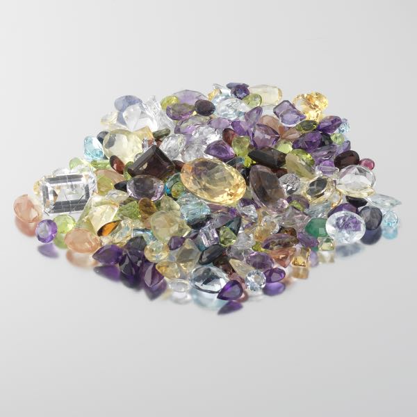 MULTIPLE UNMOUNTED 204.17 CARAT