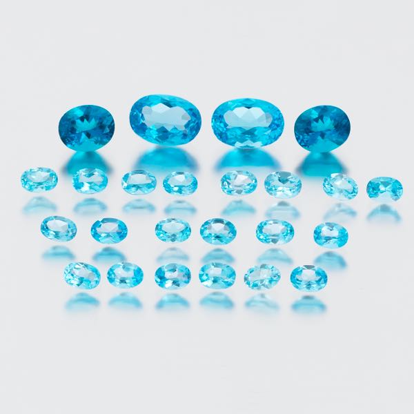MULTIPLE UNMOUNTED 41.9 CARAT TOTAL
