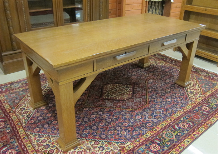 MULTNOMAH COUNTY COURTHOUSE TABLE