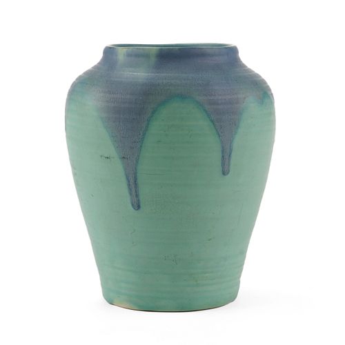 MUNCIE ART POTTERY INDIANA HAND