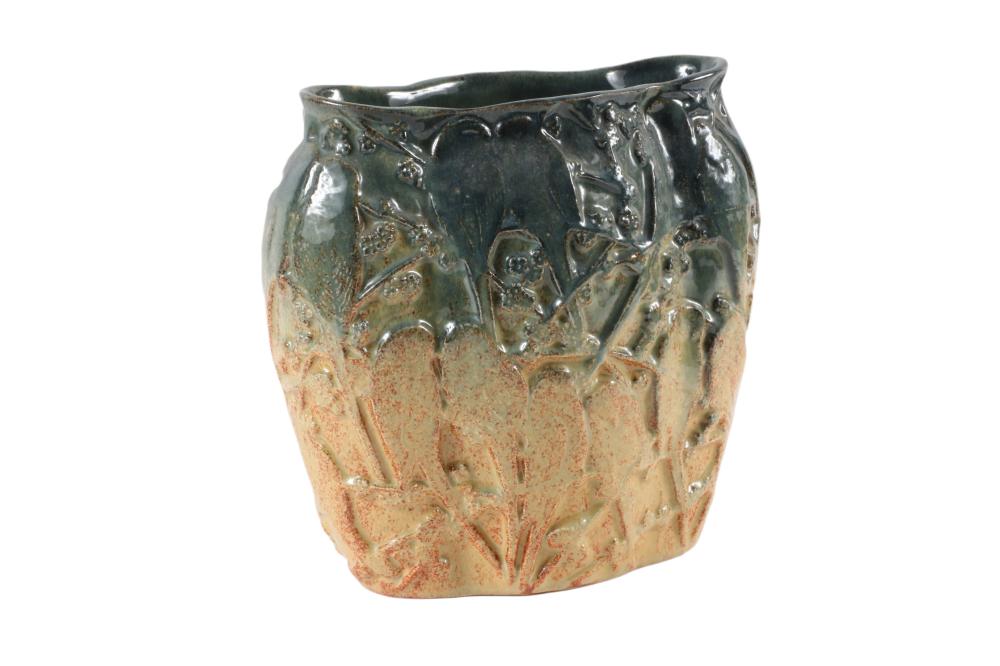 MUNCIE ART POTTERY LOVEBIRD