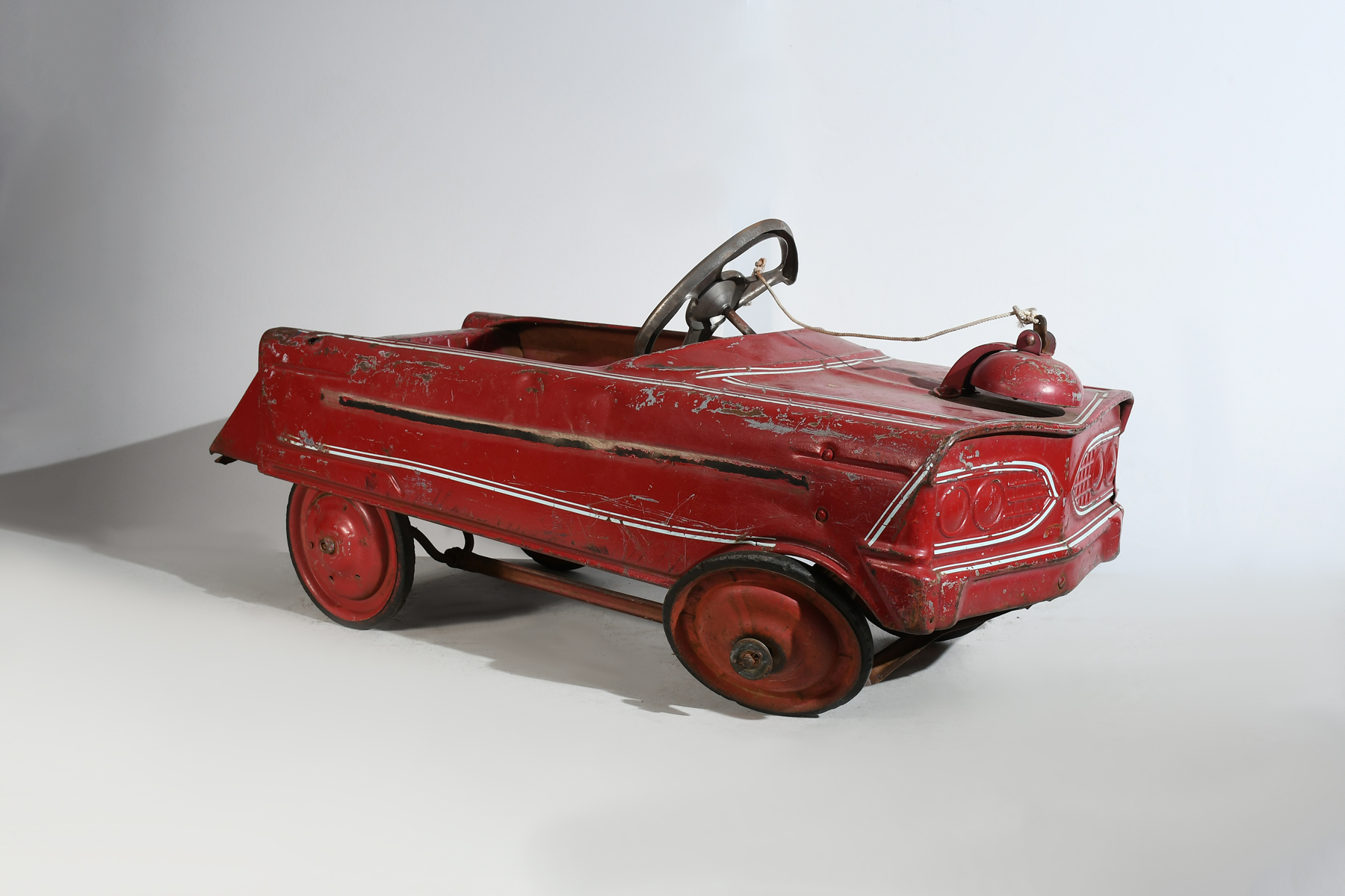 MURRAY RED FIRE TRUCK PEDAL CAR: