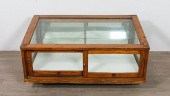 MUSEUM TABLETOP DISPLAY VITRIN