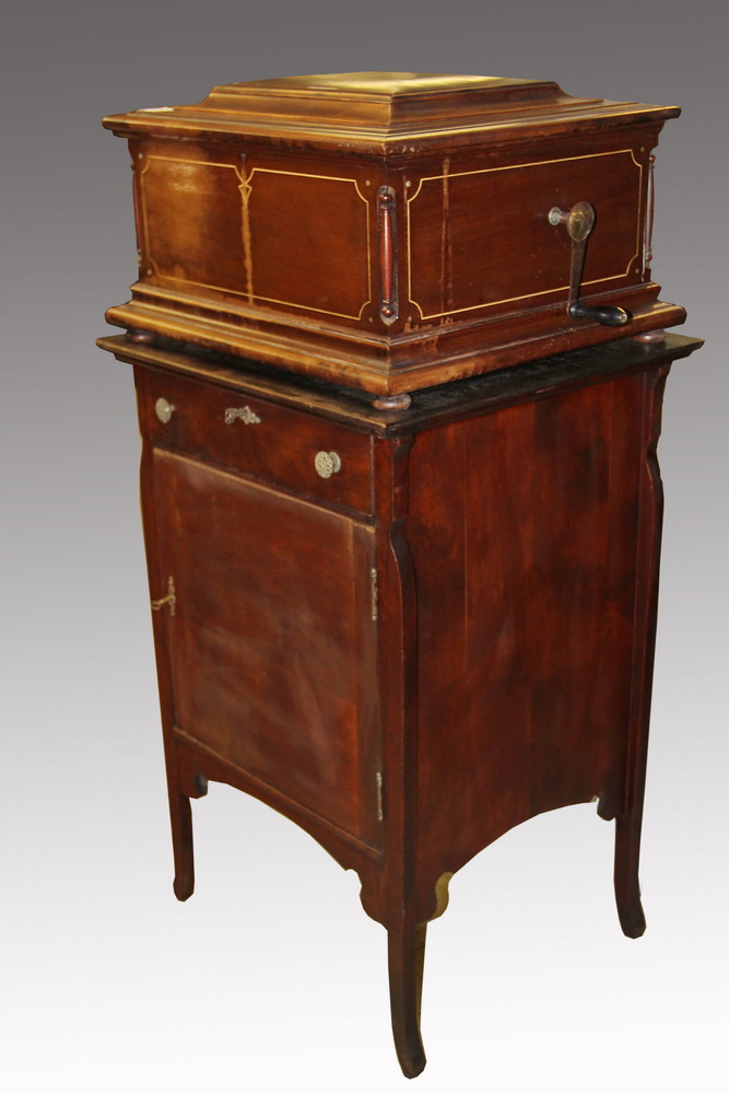 MUSIC BOX ON CABINET Counter-Top